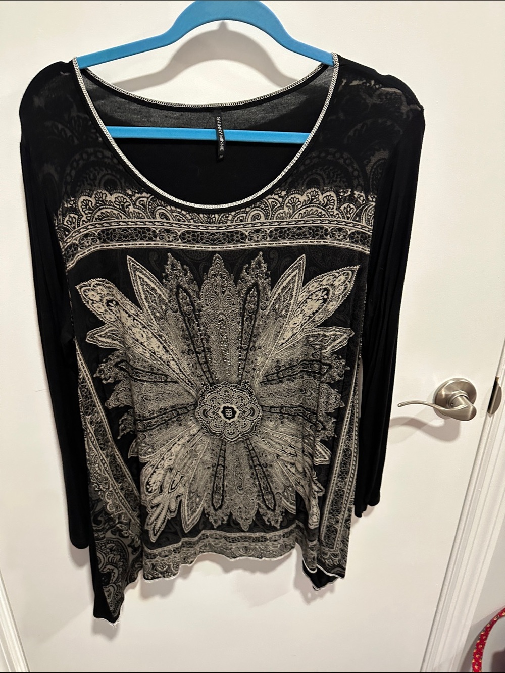 Skinny Minnie Black Long-Sleeve Top with Cream Floral Medallion